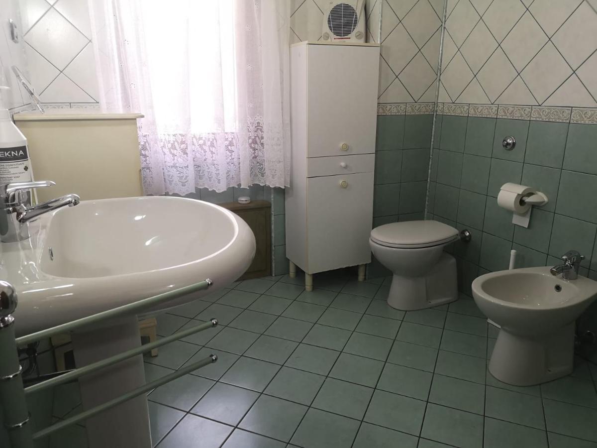 Assueli B&B อัสเซมินิ ภายนอก รูปภาพ