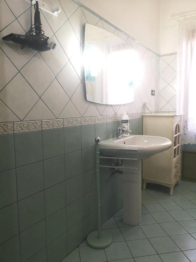 Assueli B&B อัสเซมินิ ภายนอก รูปภาพ